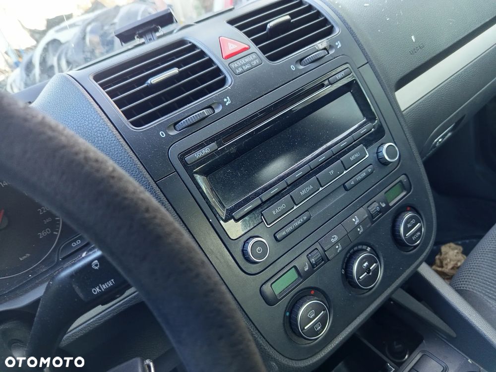 VOLKSWAGEN JETTA GOLF V 05-10 FABRYCZNE RADIO - 1