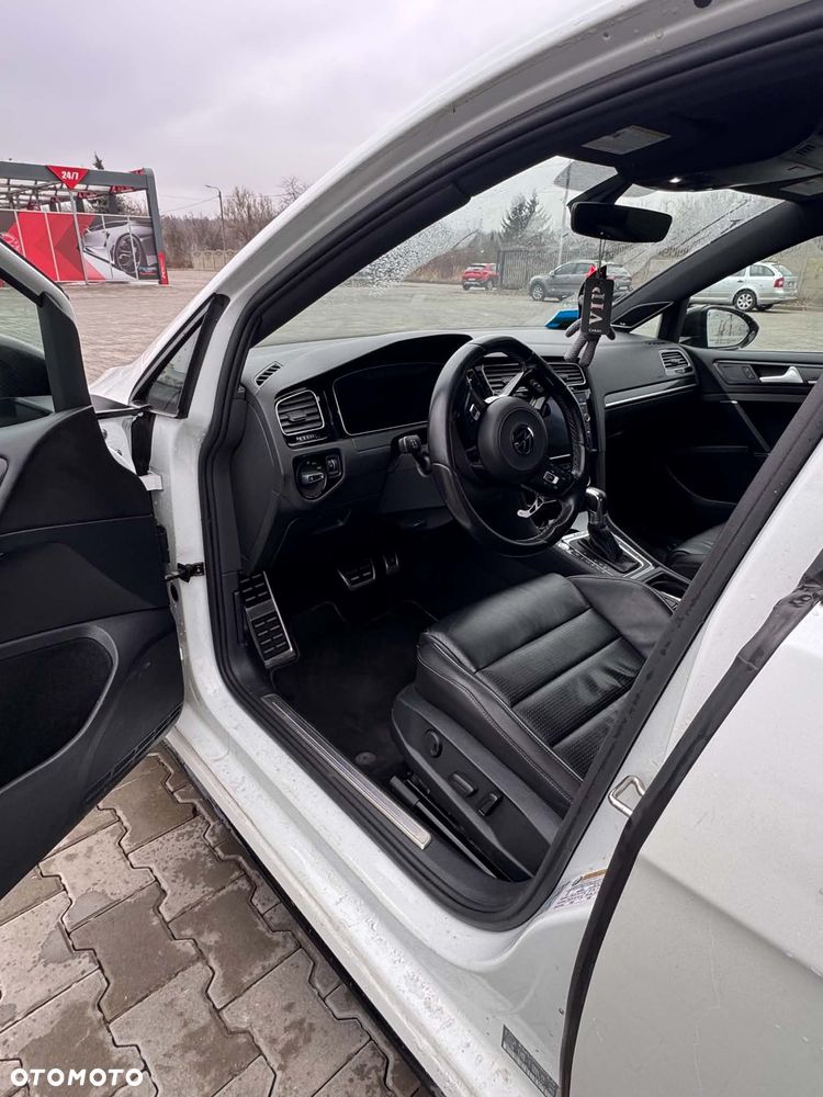 Volkswagen Golf - 16