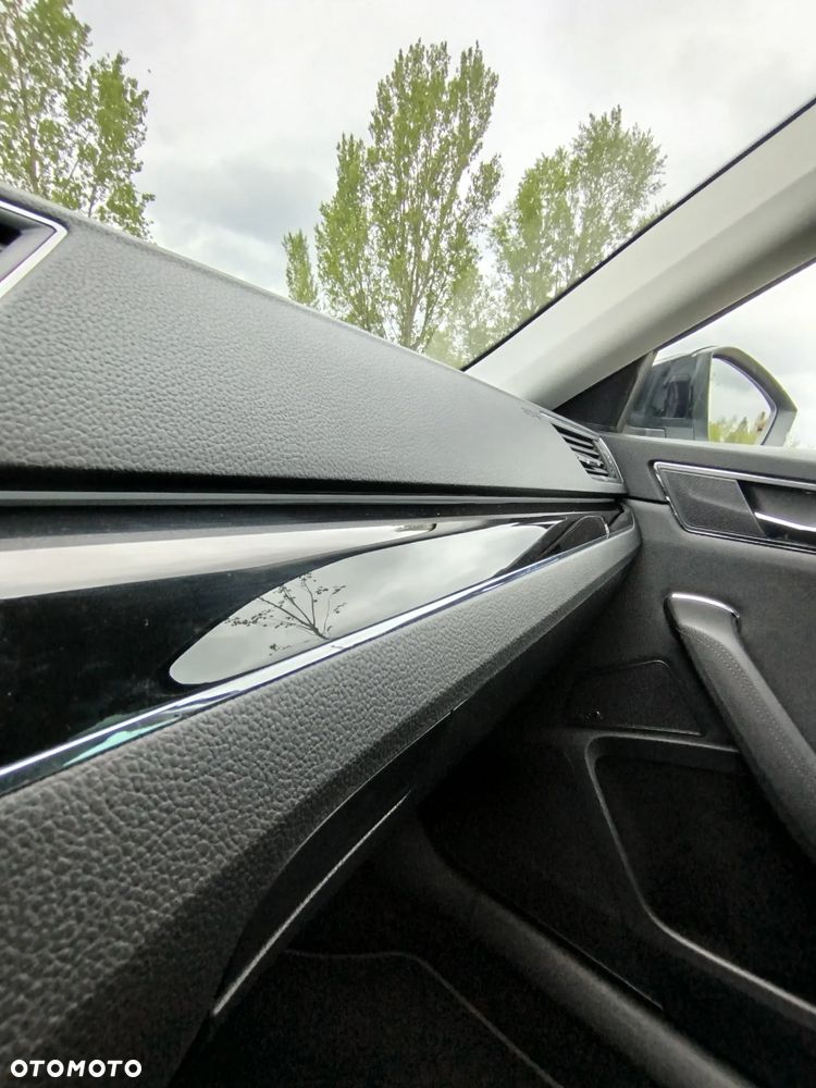 Skoda Superb 2.0 TDI SCR L&K DSG - 22