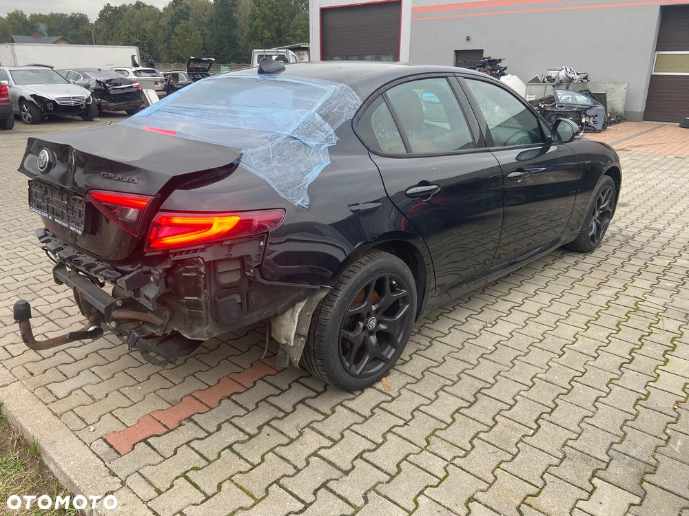 Alfa Romeo Giulia 2.2 Diesel AT8 Business - 6