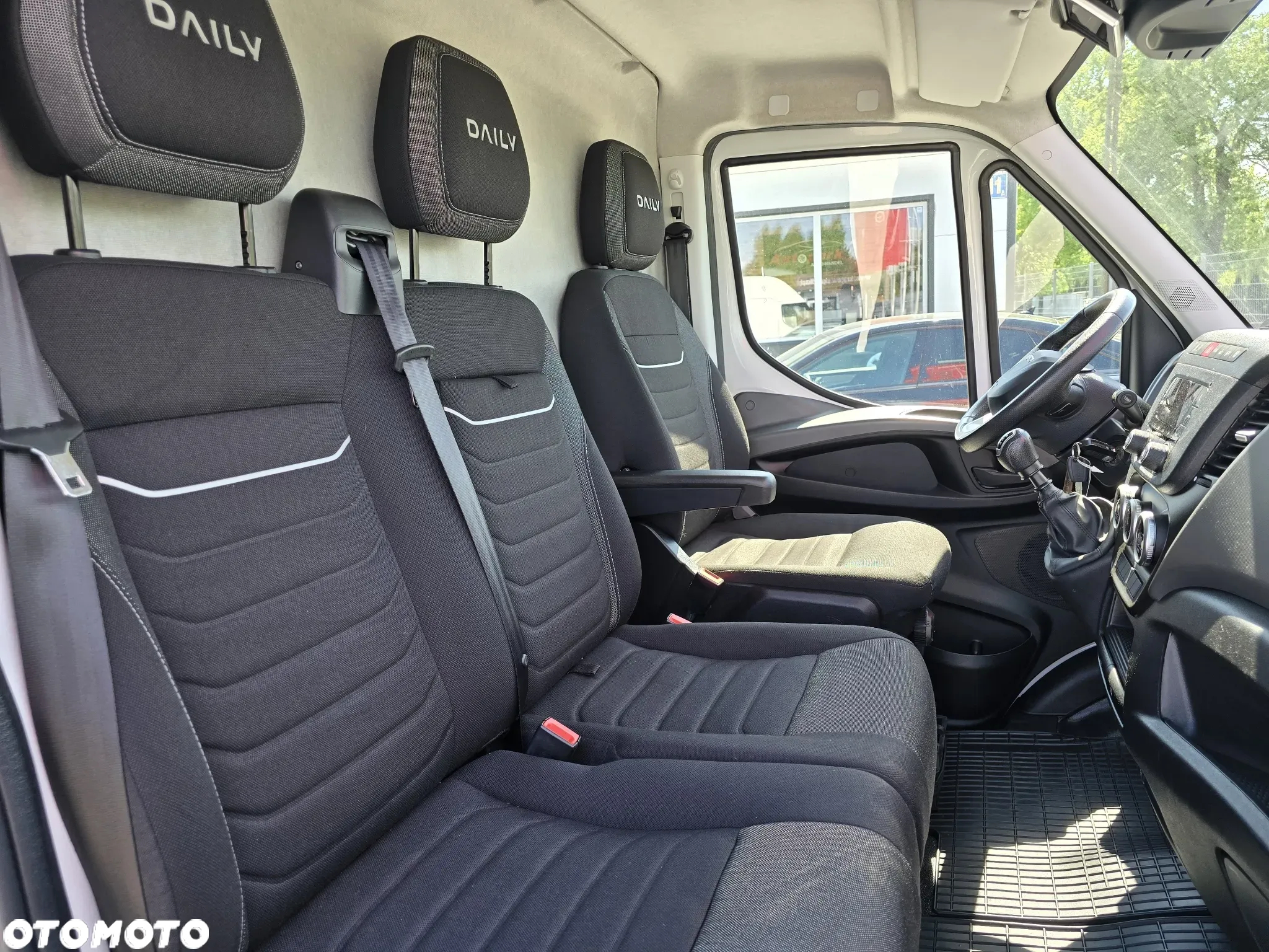 Iveco Daily 35S18  180KM Maxi L4H3 - 32