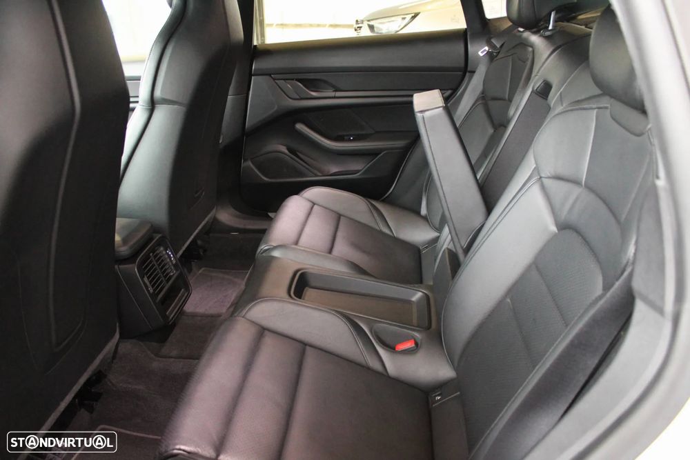 Porsche Taycan 4S - 16