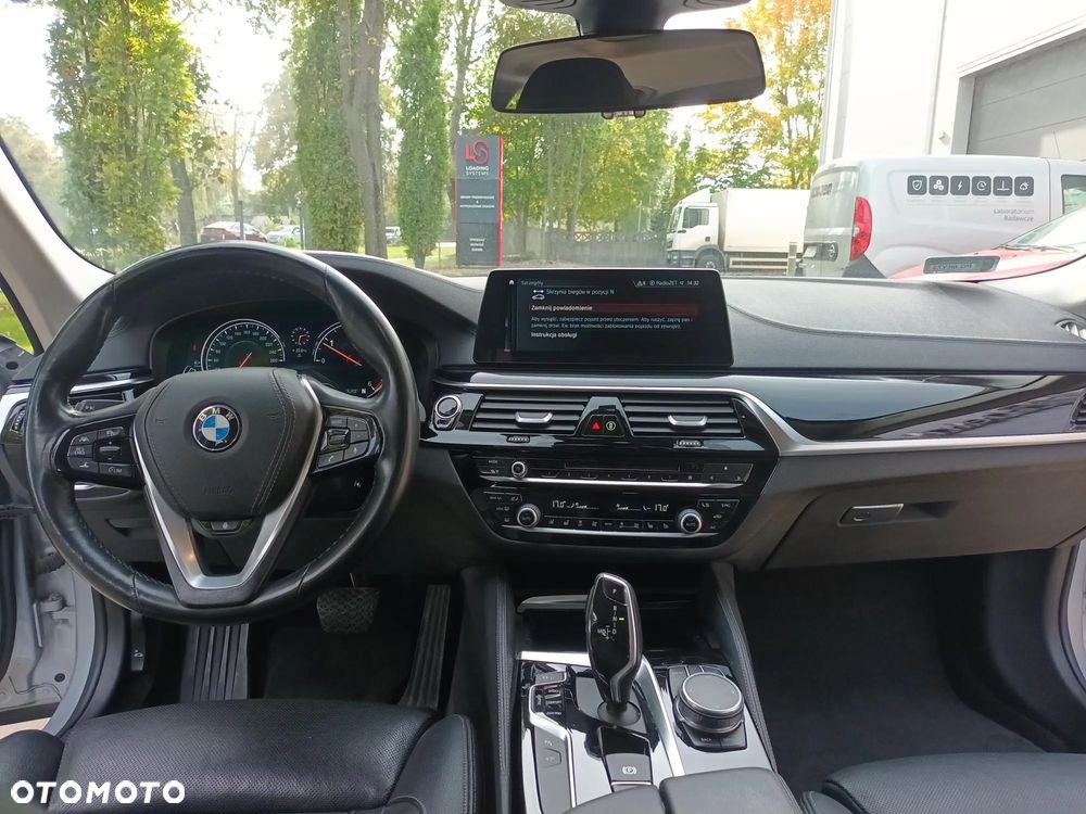 BMW Seria 5 2018 photo 3