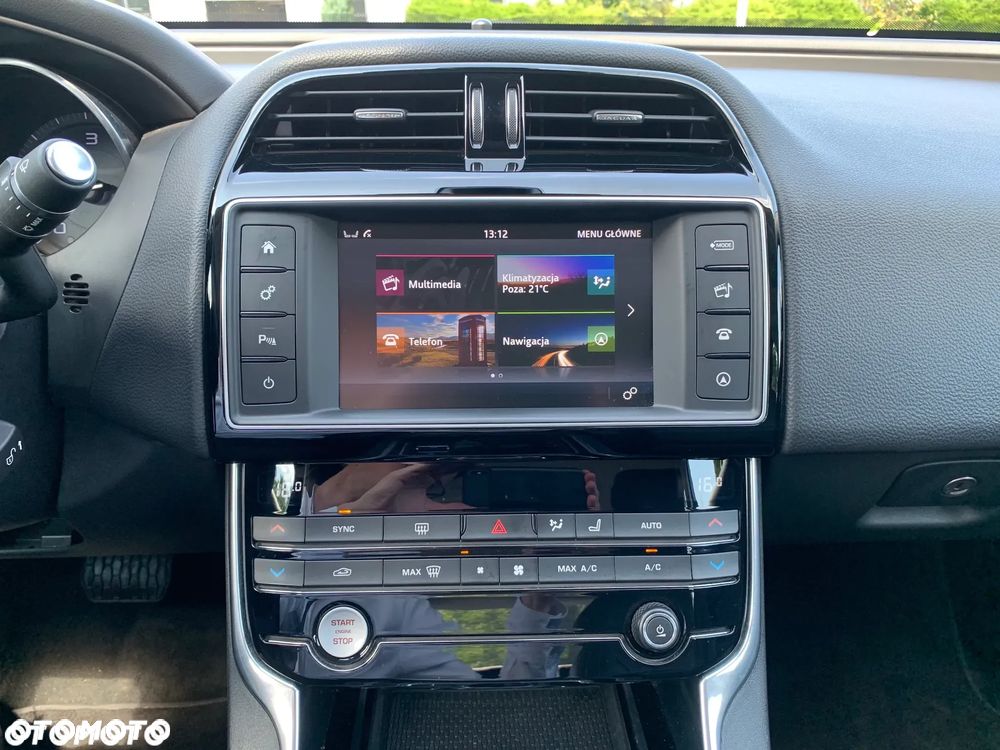 Jaguar XE 2.0 D Prestige - 21