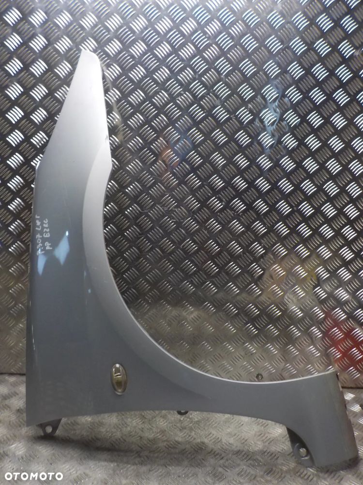 PEUGEOT 307 LIFT BŁOTNIK PRAWY PRZÓD KOLOR EZRC - 1