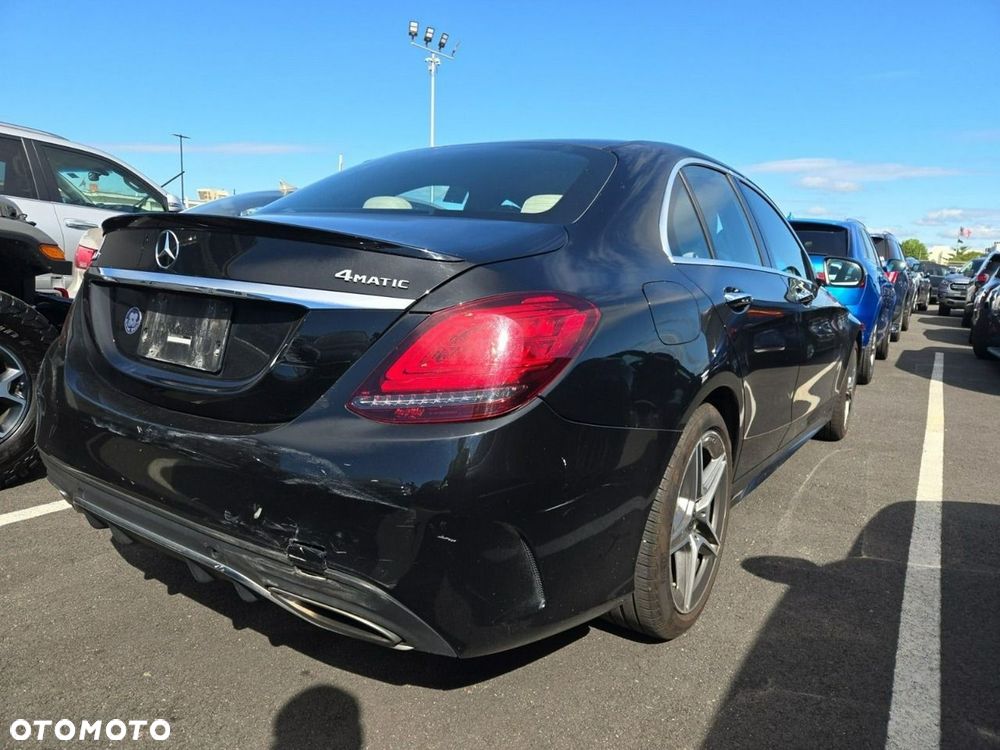 Mercedes-Benz Klasa C 300 4Matic 9G-TRONIC AMG Line - 4