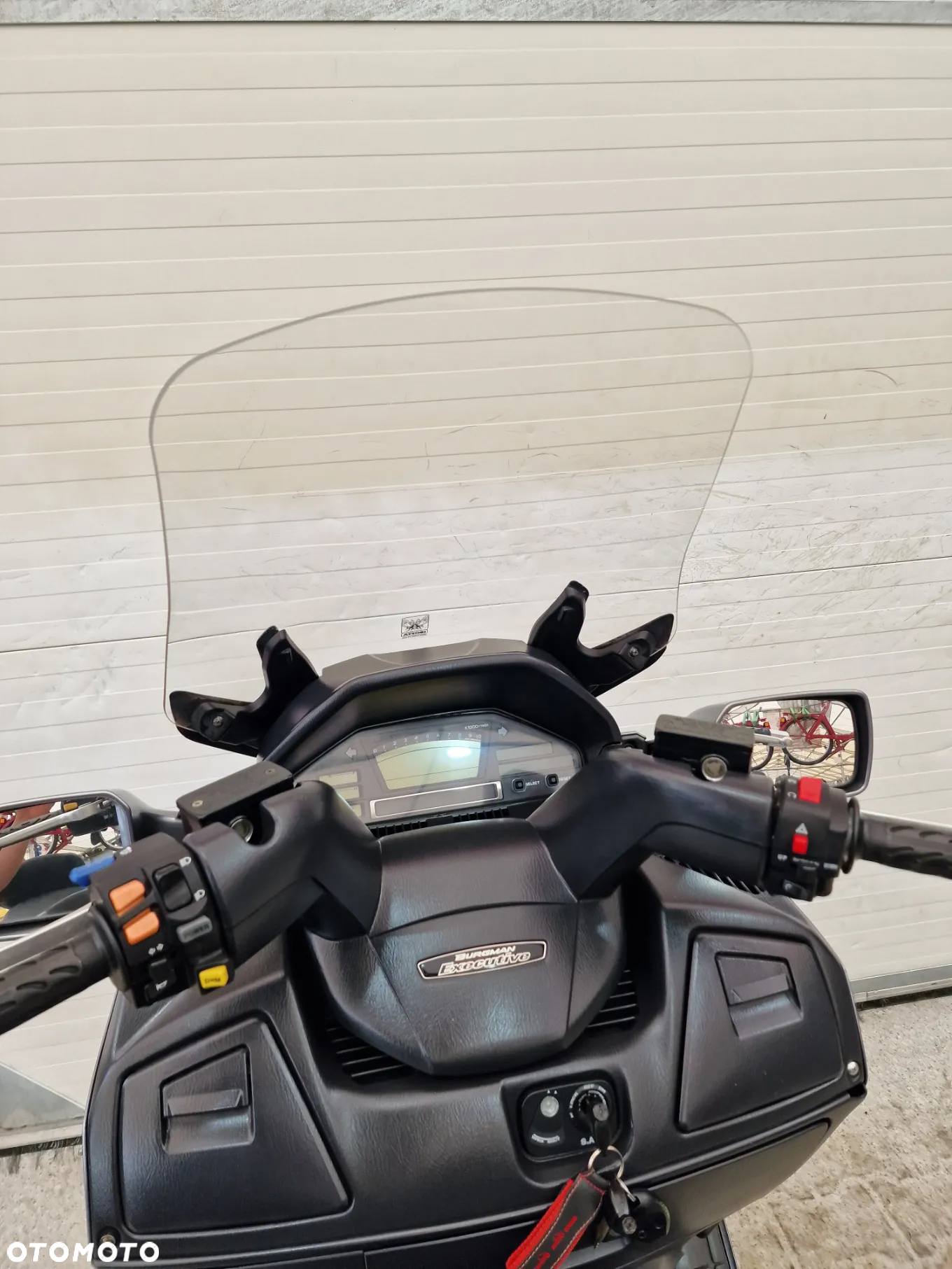 Suzuki Burgman - 27