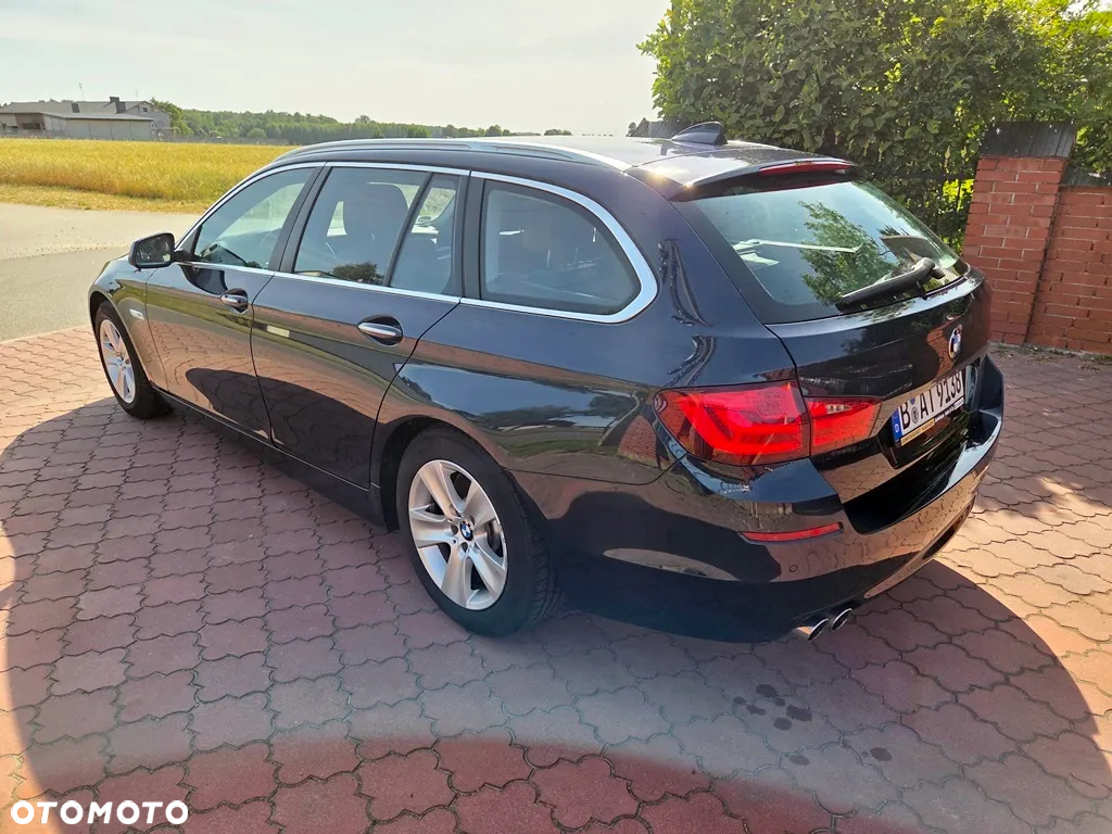 BMW Seria 5 525d xDrive Touring - 3