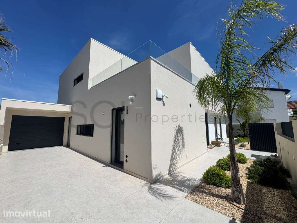 Moradia T4 Luxo Isolada | Belverde | Piscina | Garagem - Grande imagem: 2/60
