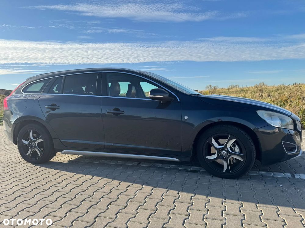 Volvo V60 D5 AWD Summum - 1