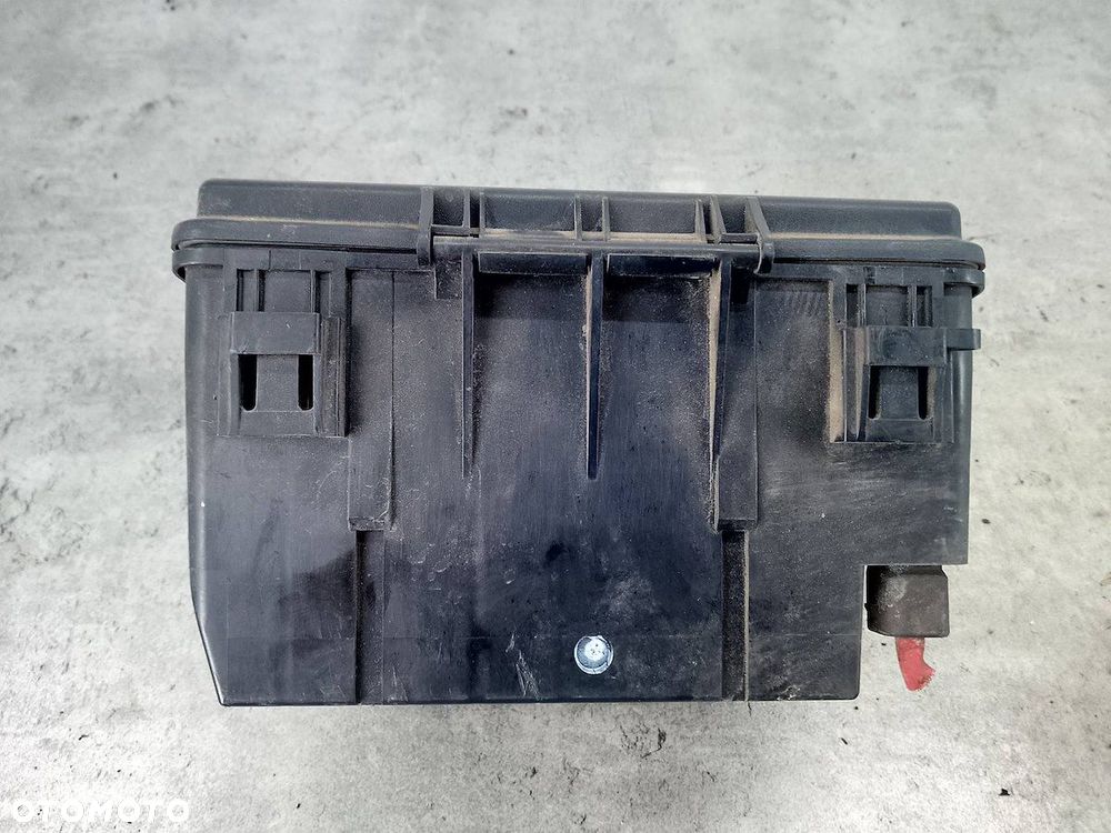 SKRZYNKA BEZPIECZNIKÓW CHRYSLER PACIFICA 04727832AI 3.5 V6 - 6