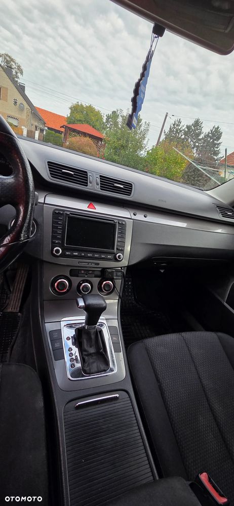 Volkswagen Passat - 8