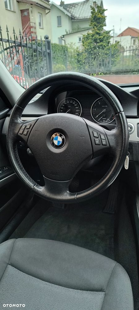 BMW Seria 3 318d DPF - 20