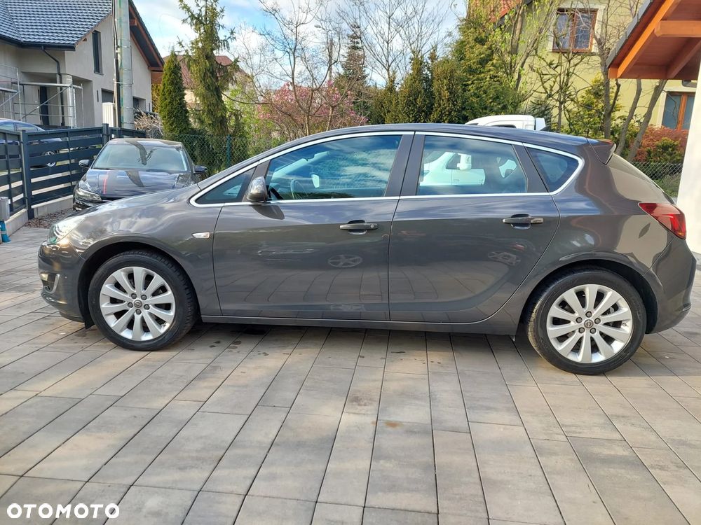 Opel Astra 1.4 Turbo Exklusiv - 2