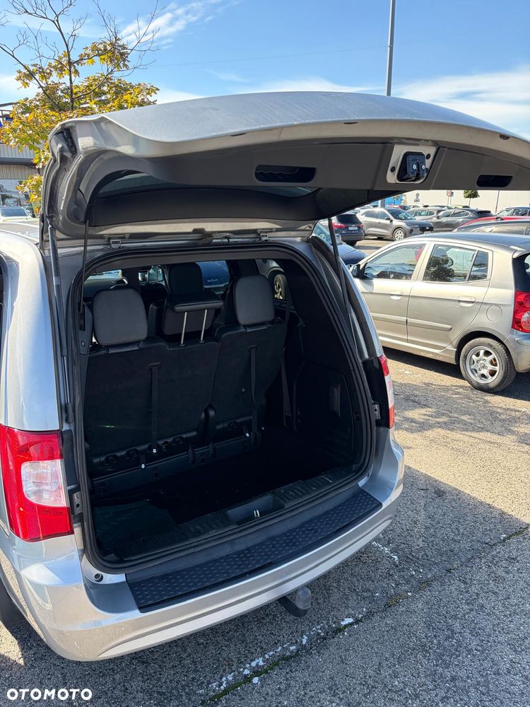 Chrysler Town & Country 3.6 Limited - 10