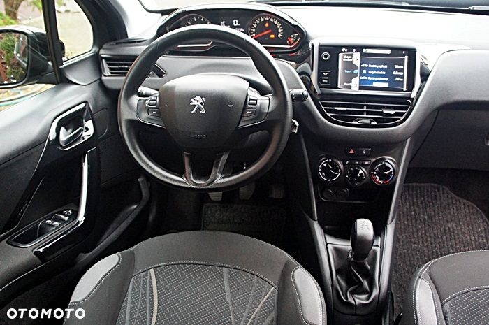 Peugeot 208 - 21