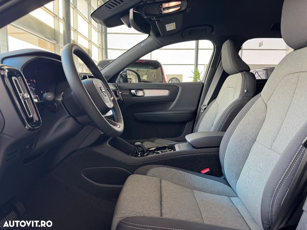 Volvo XC 40 B3 AT FWD MHEV Plus Dark - 11