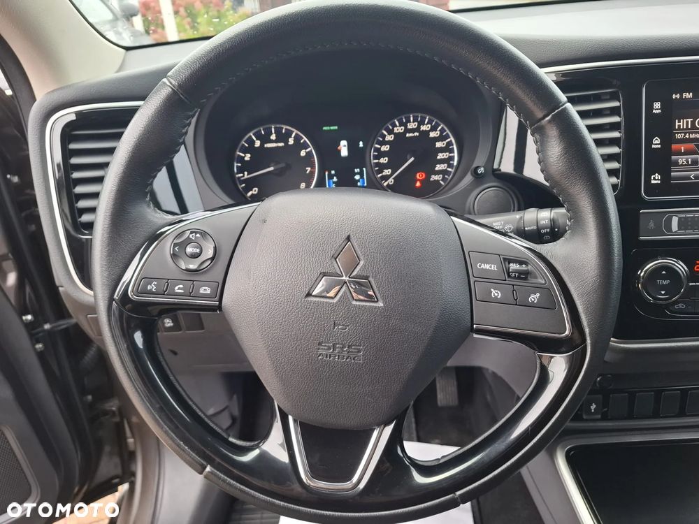Mitsubishi Outlander - 17