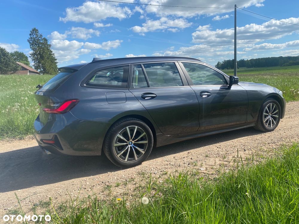 BMW Seria 3 318i - 10