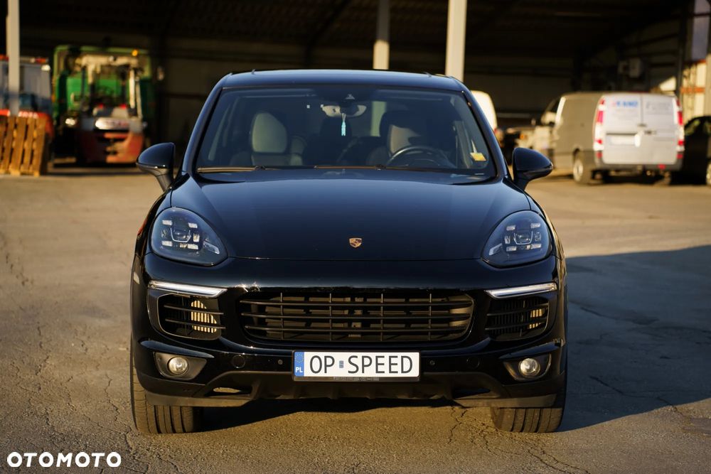 Porsche Cayenne - 3