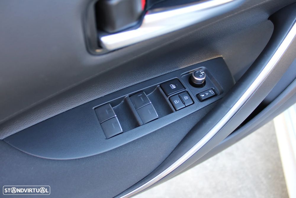 Toyota Corolla 1.8 Hybrid Exclusive - 48