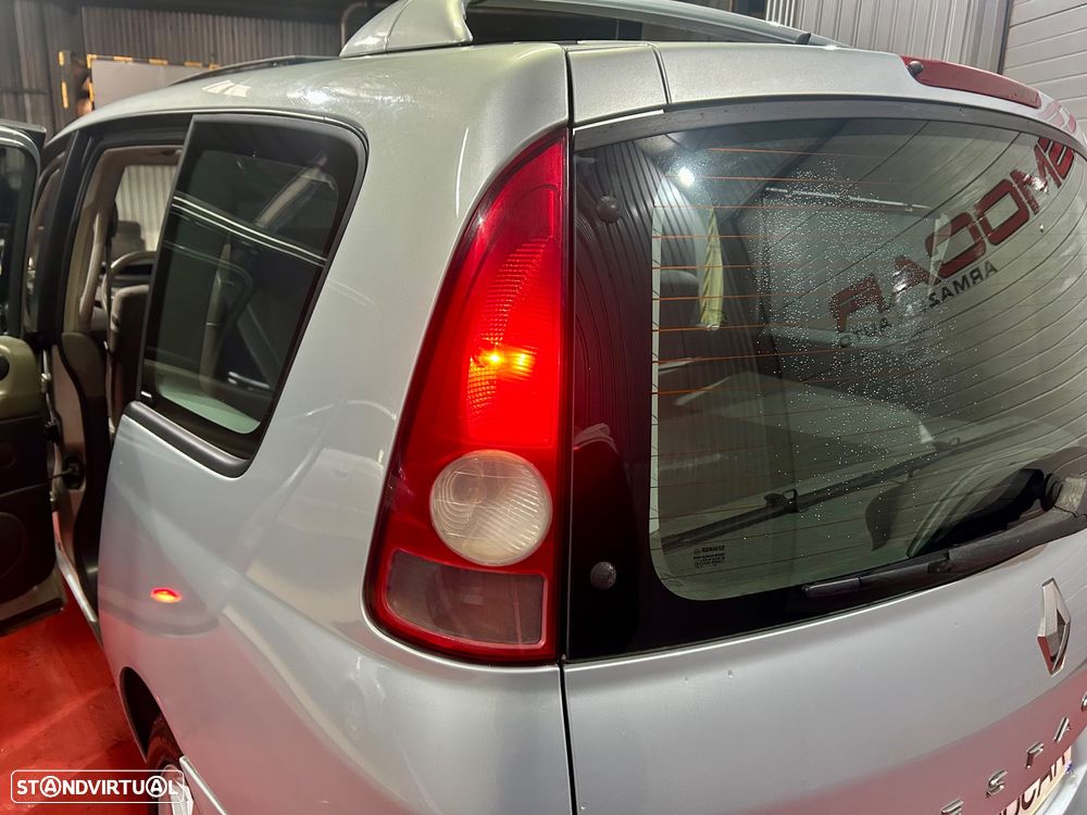 Renault Espace 2.2 dCi Initiale 6L Pro - 23