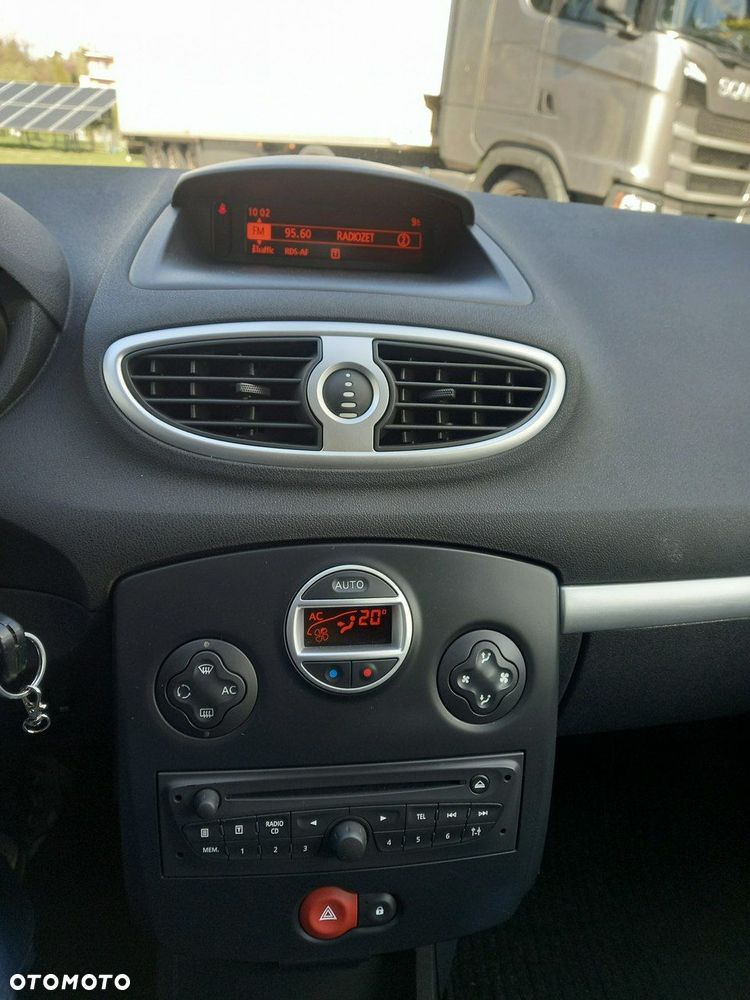 Renault Clio 1.2 16V Luxe Dynamique - 31