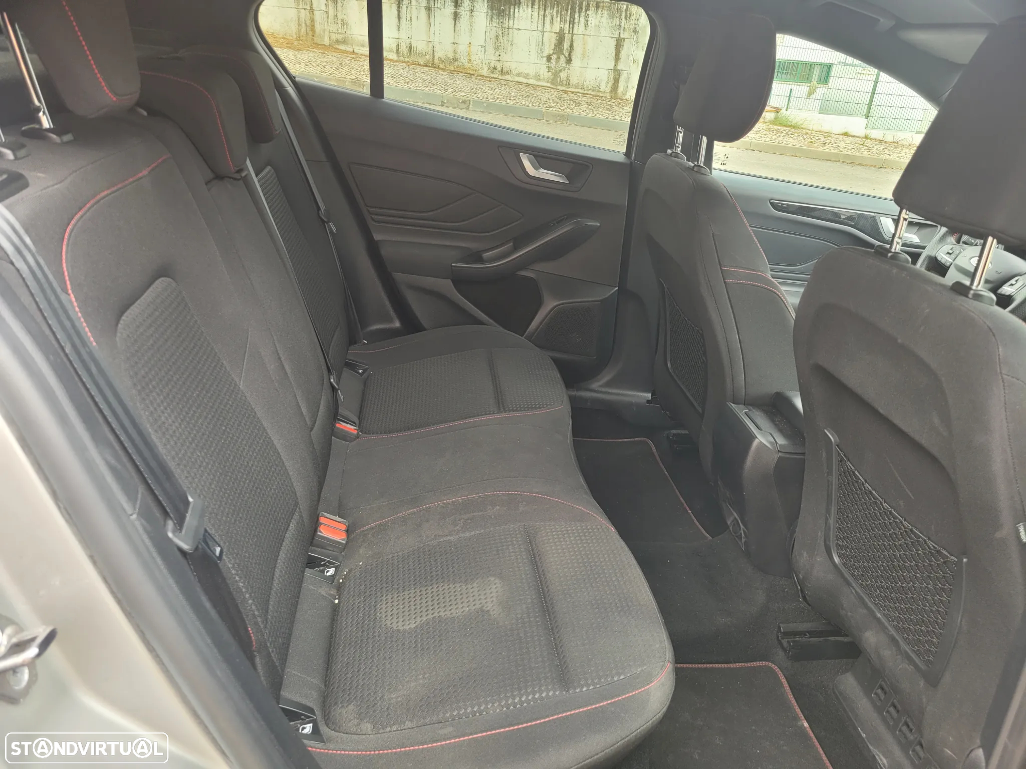 Ford Focus 1.0 EcoBoost Hybrid Aut. ST-LINE - 3