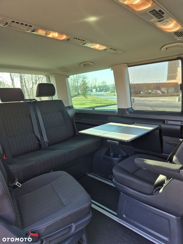 Volkswagen Multivan - 12
