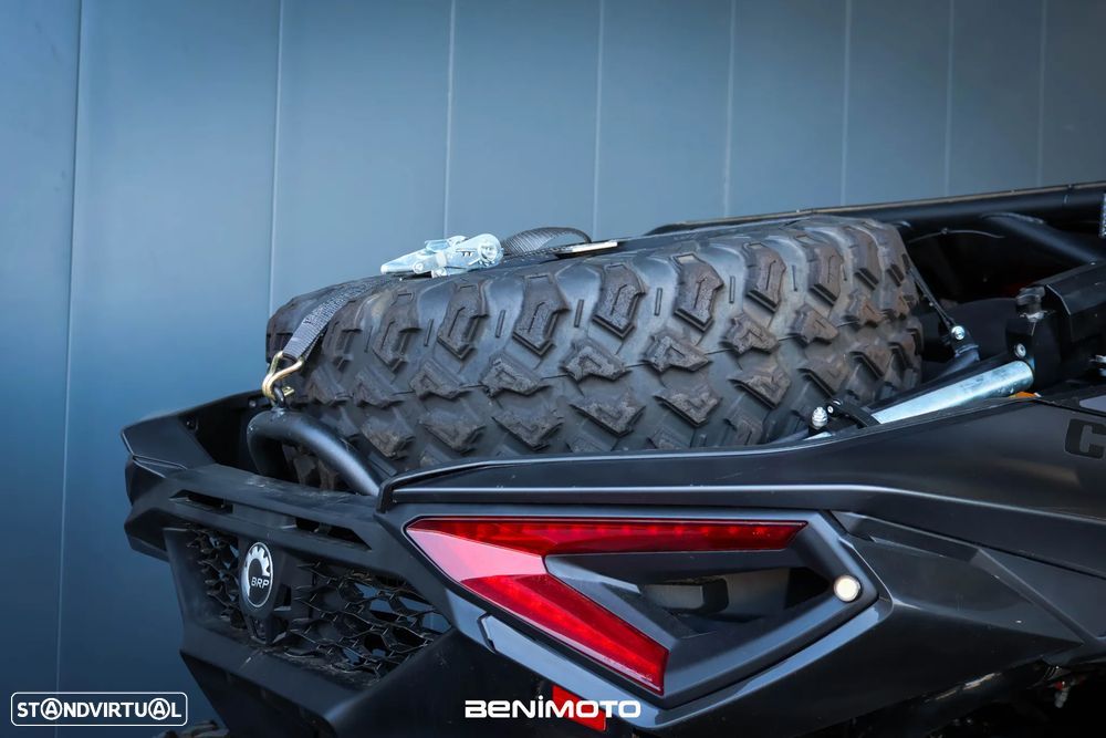 Can-Am Maverick R - 17
