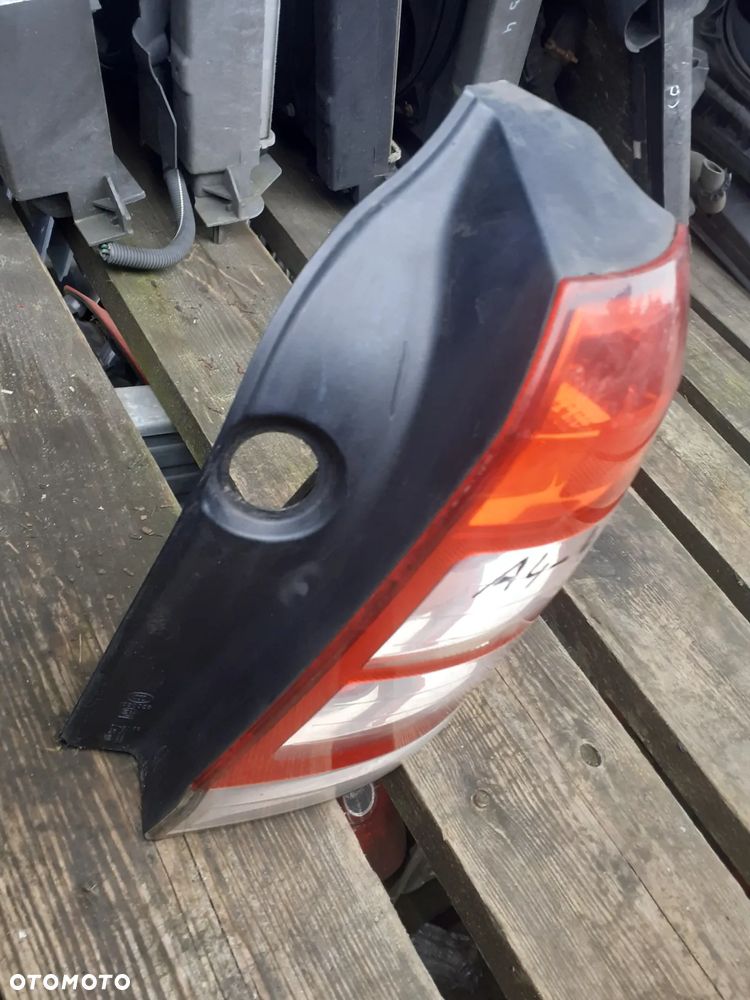 .  TYL TYLNA LAMPA PRAWA OPEL ZAFIRA B LIFT FL - 2