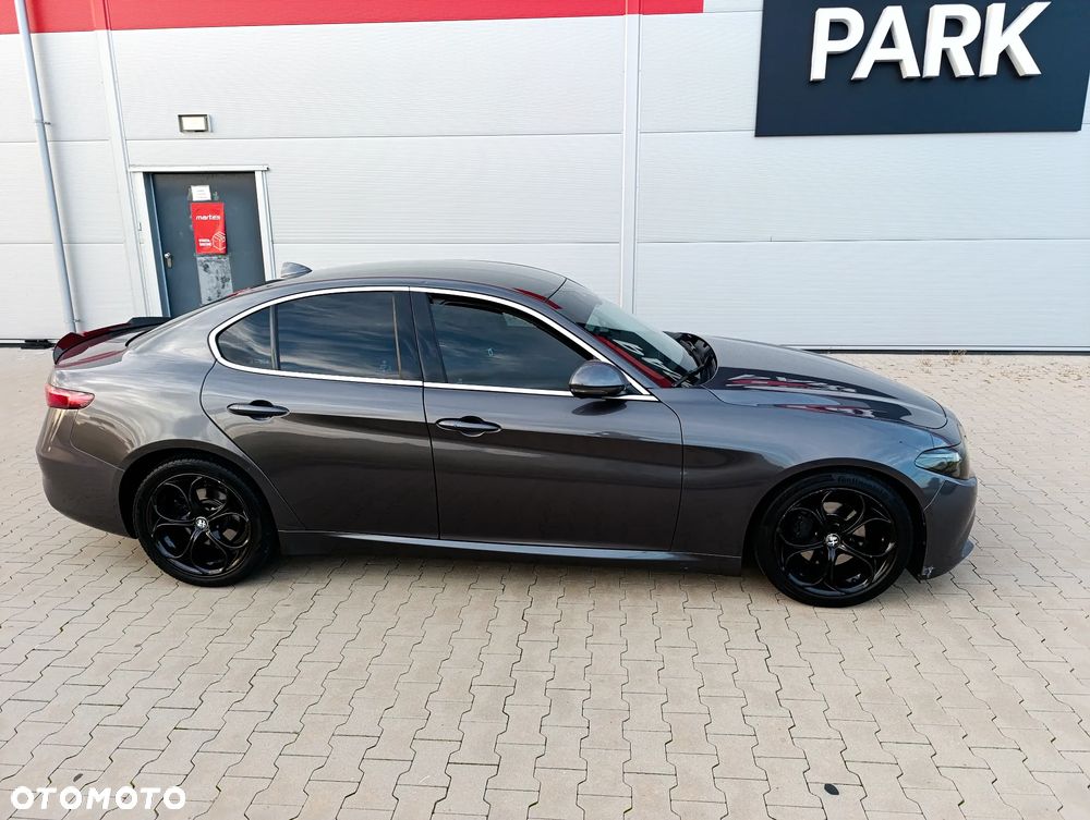 Alfa Romeo Giulia 2.2 Super - 8