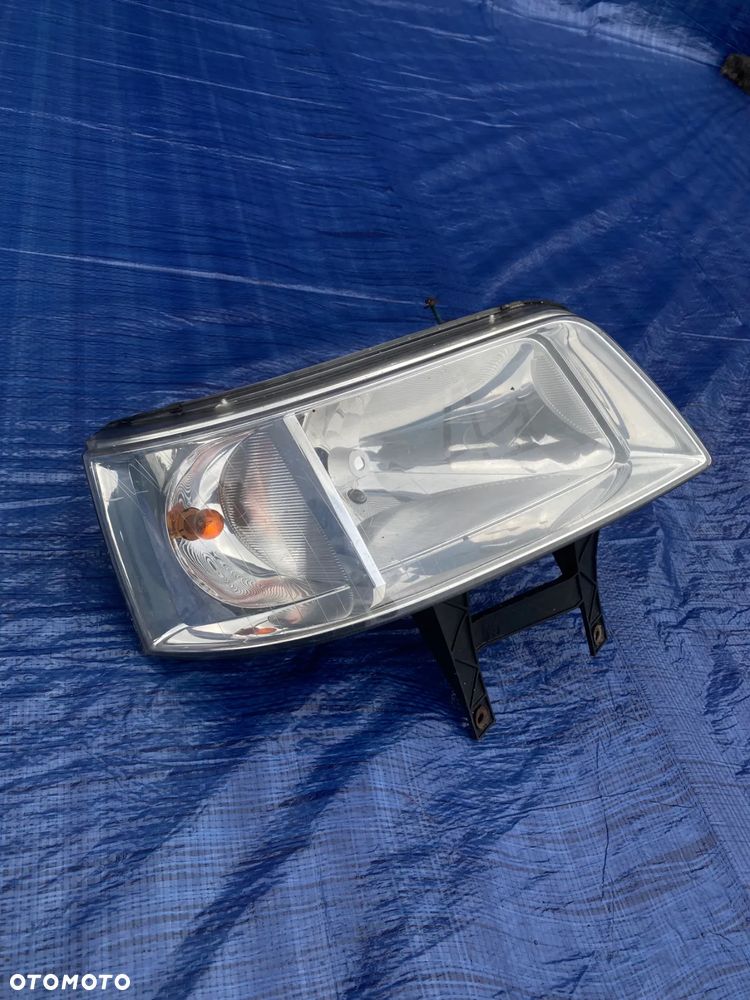 LAMPA PRAWA PRZEDNIA VW TRANSPORTER V (T5) MINIBUS / PASSENGER 1305235738 EUROPA - 2