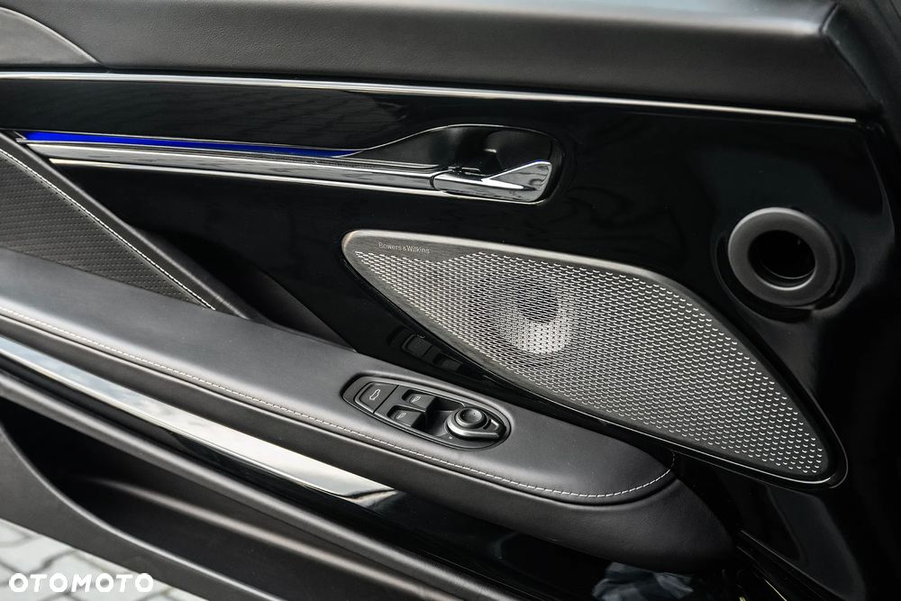 Aston Martin DB12 - 30