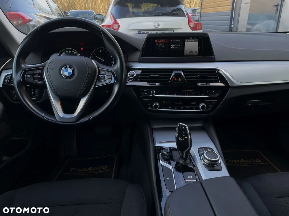 BMW Seria 5 520d - 39