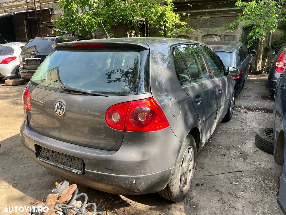 Dezmembrez VW Volkswagen Golf 5 1,4 benzina BCA gri verzui LA7T - 10