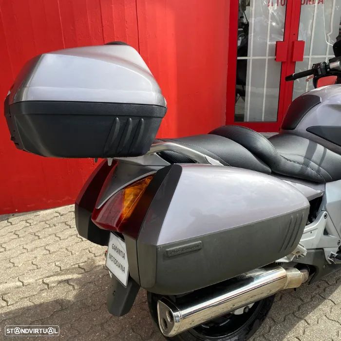 Honda Pan European ST1300 - 10