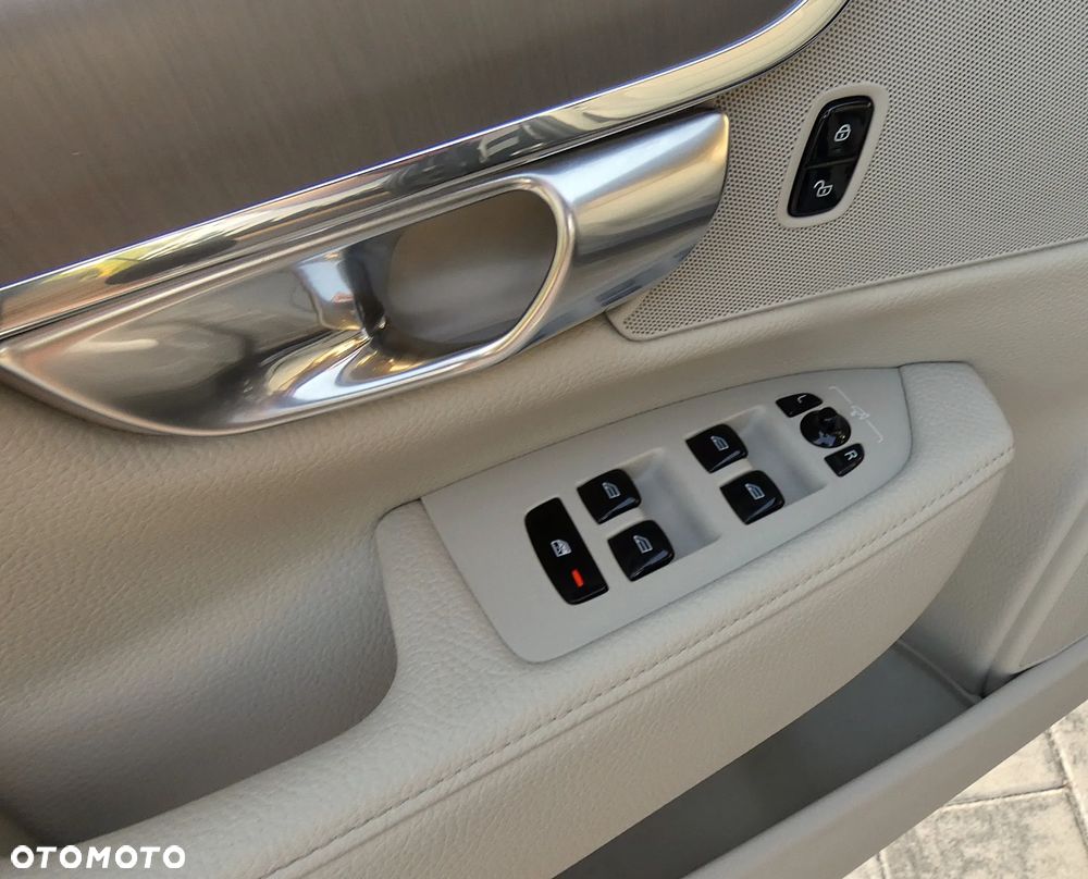 Volvo S90 D4 SCR Momentum Pro - 16