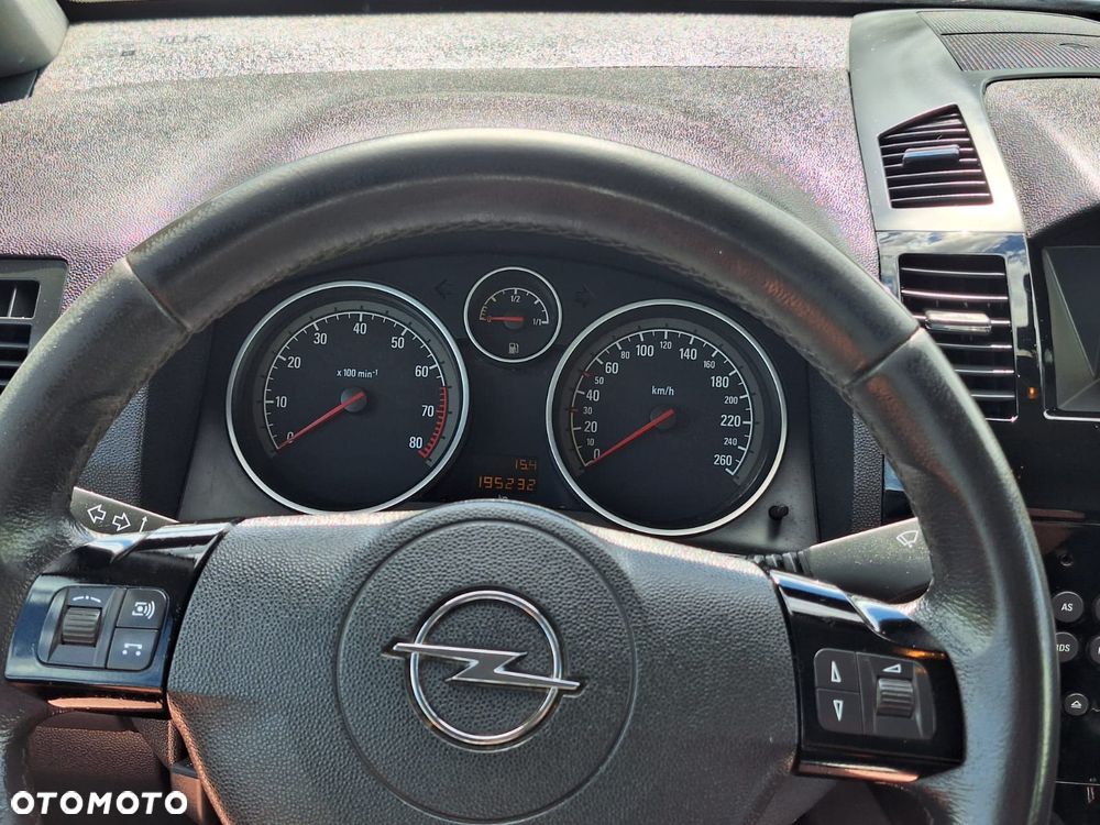 Opel Zafira - 16