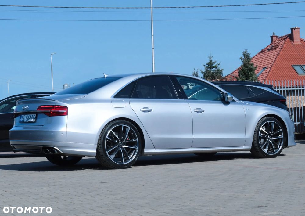 Audi S8 Plus - 8