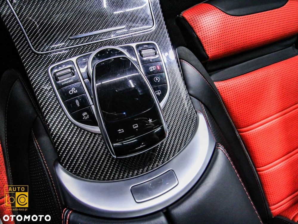 Mercedes-Benz Klasa C AMG 63 S AMG Speedshift 7G-MCT - 33