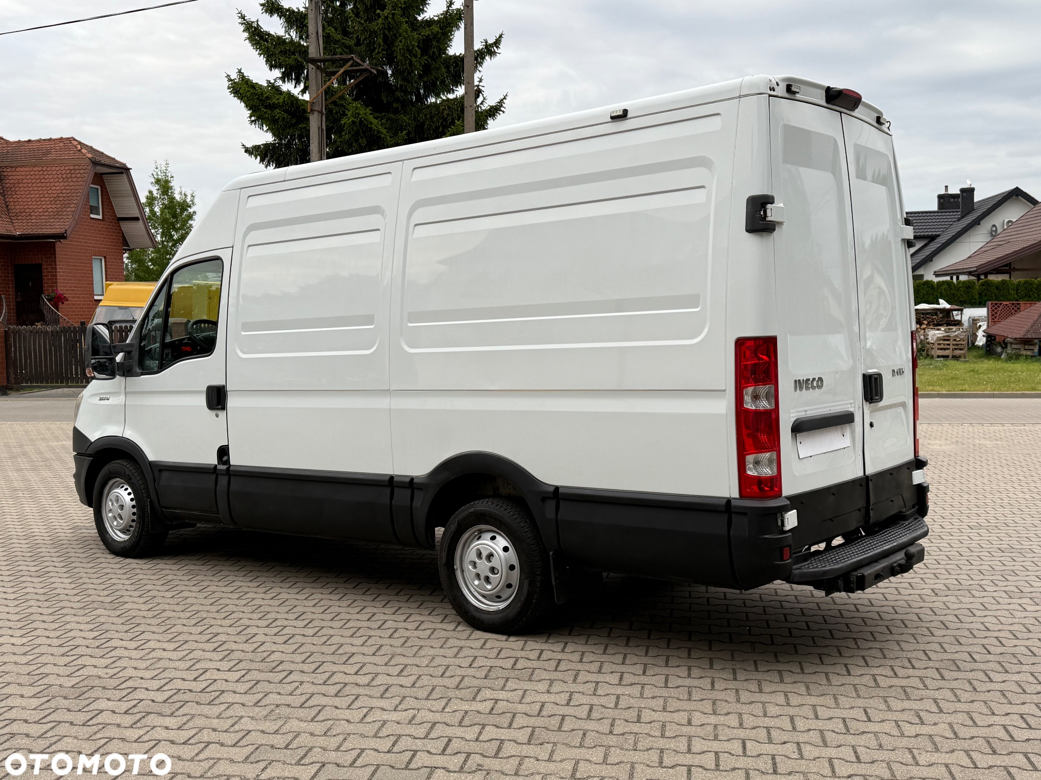 Iveco DAILY 35S - 11