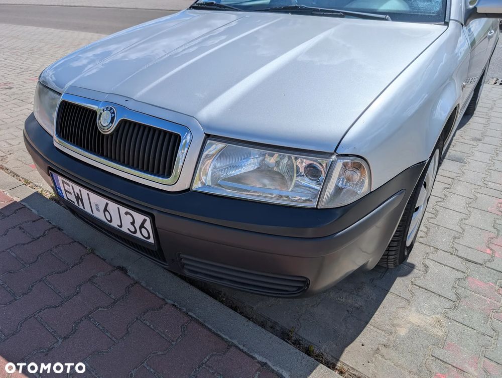 Skoda Octavia 1.6 Tour - 9