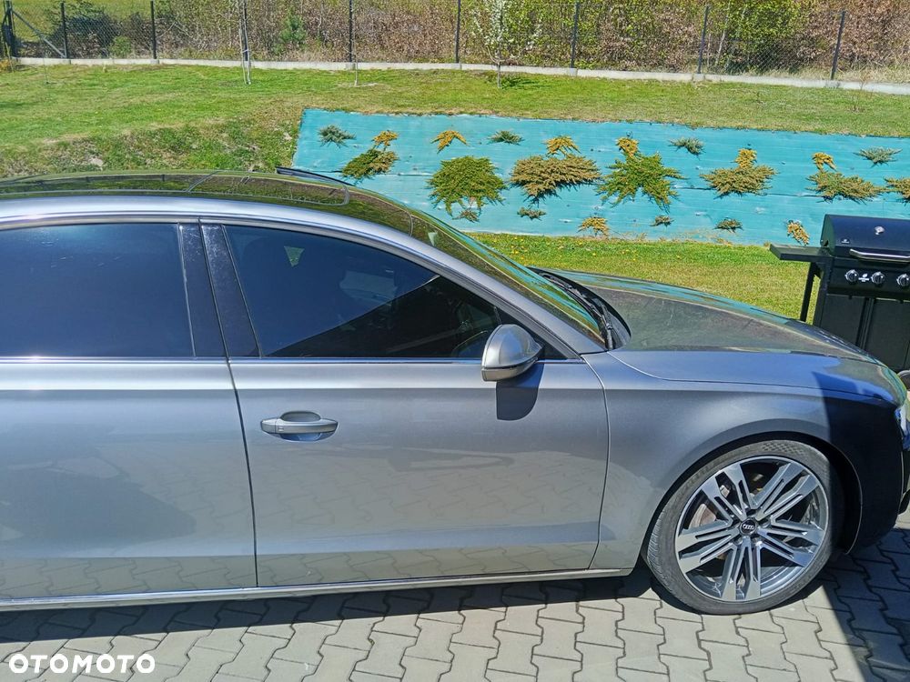 Audi A8 - 4
