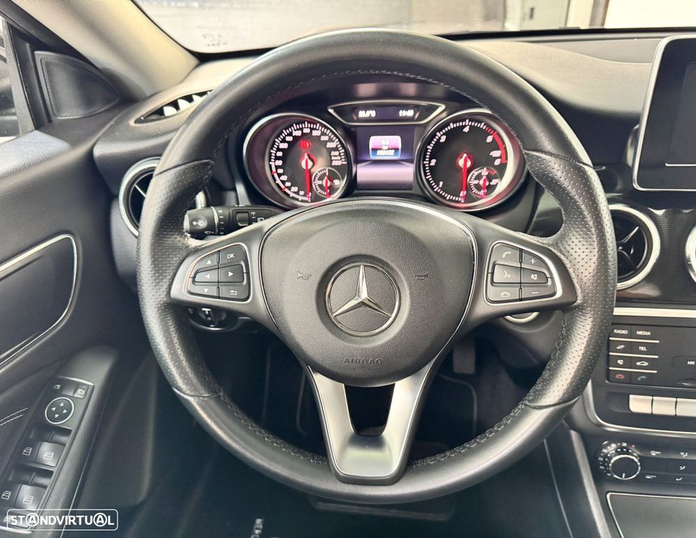 Mercedes-Benz CLA 180 d Shooting Brake Urban - 7