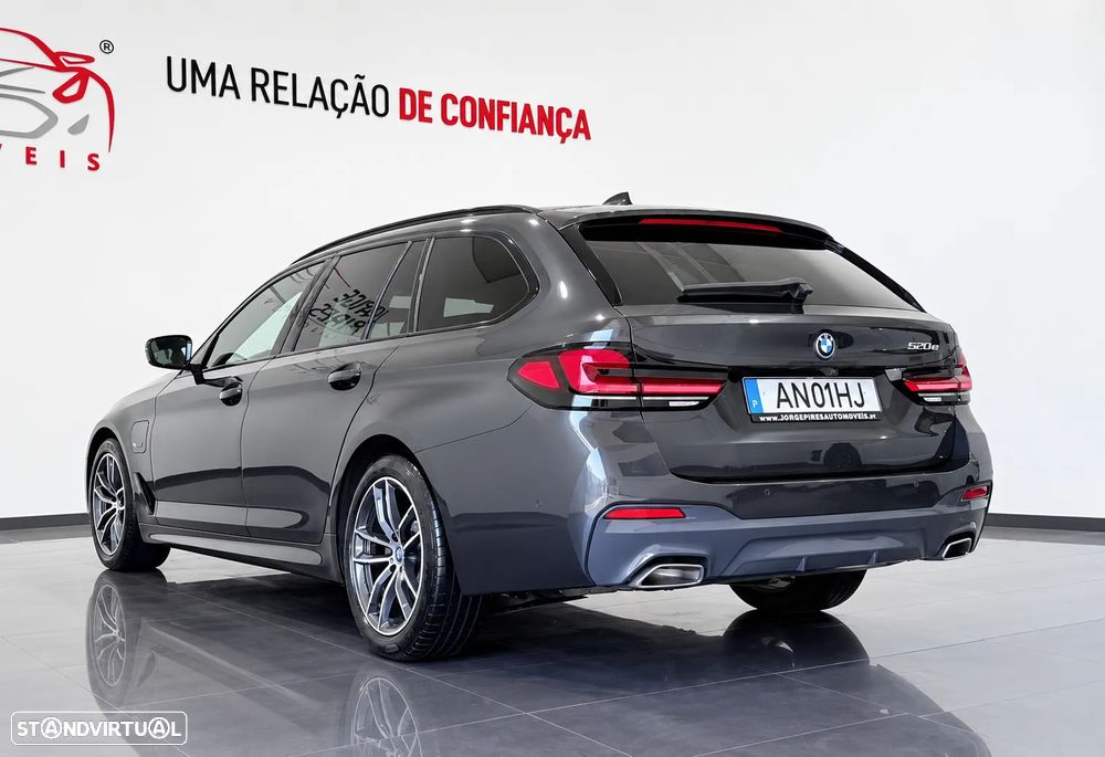 BMW 520 e Pack M - 16