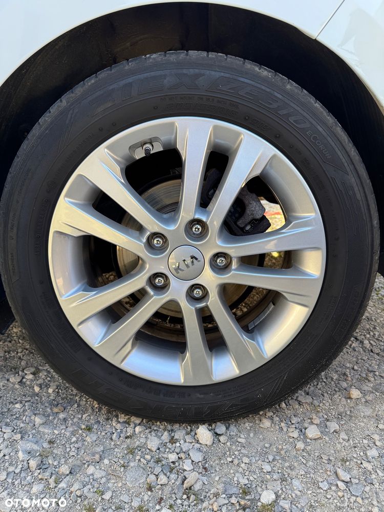 Kia Ceed 1.4 CVVT Dream Team Edition - 9