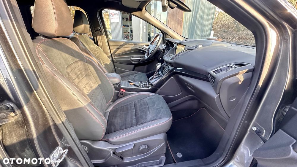 Ford Kuga 2.0 TDCi 4x4 ST-Line - 34