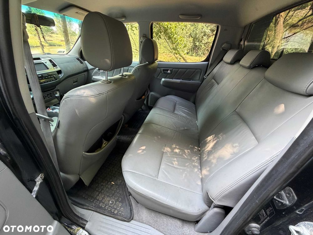 Toyota Hilux - 7