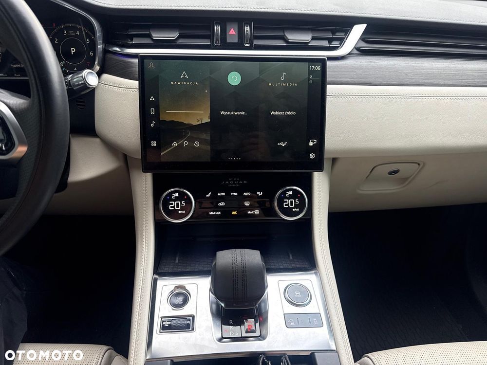 Jaguar F-Pace - 11